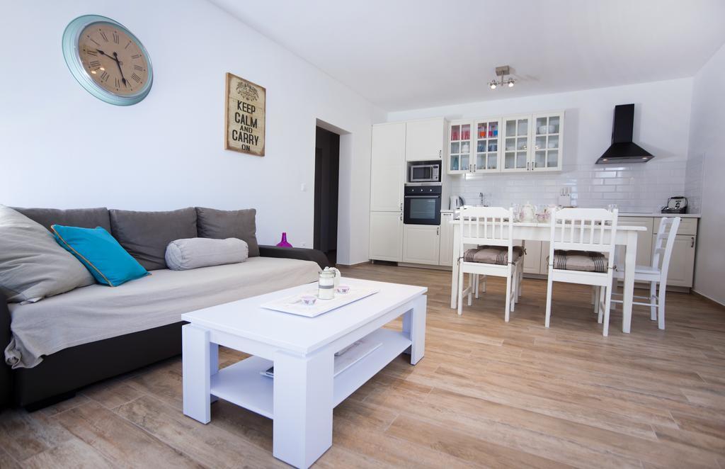Apartments Villa Laguna With Pool Ražanj Δωμάτιο φωτογραφία